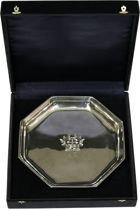 Salva oitavada com estojo